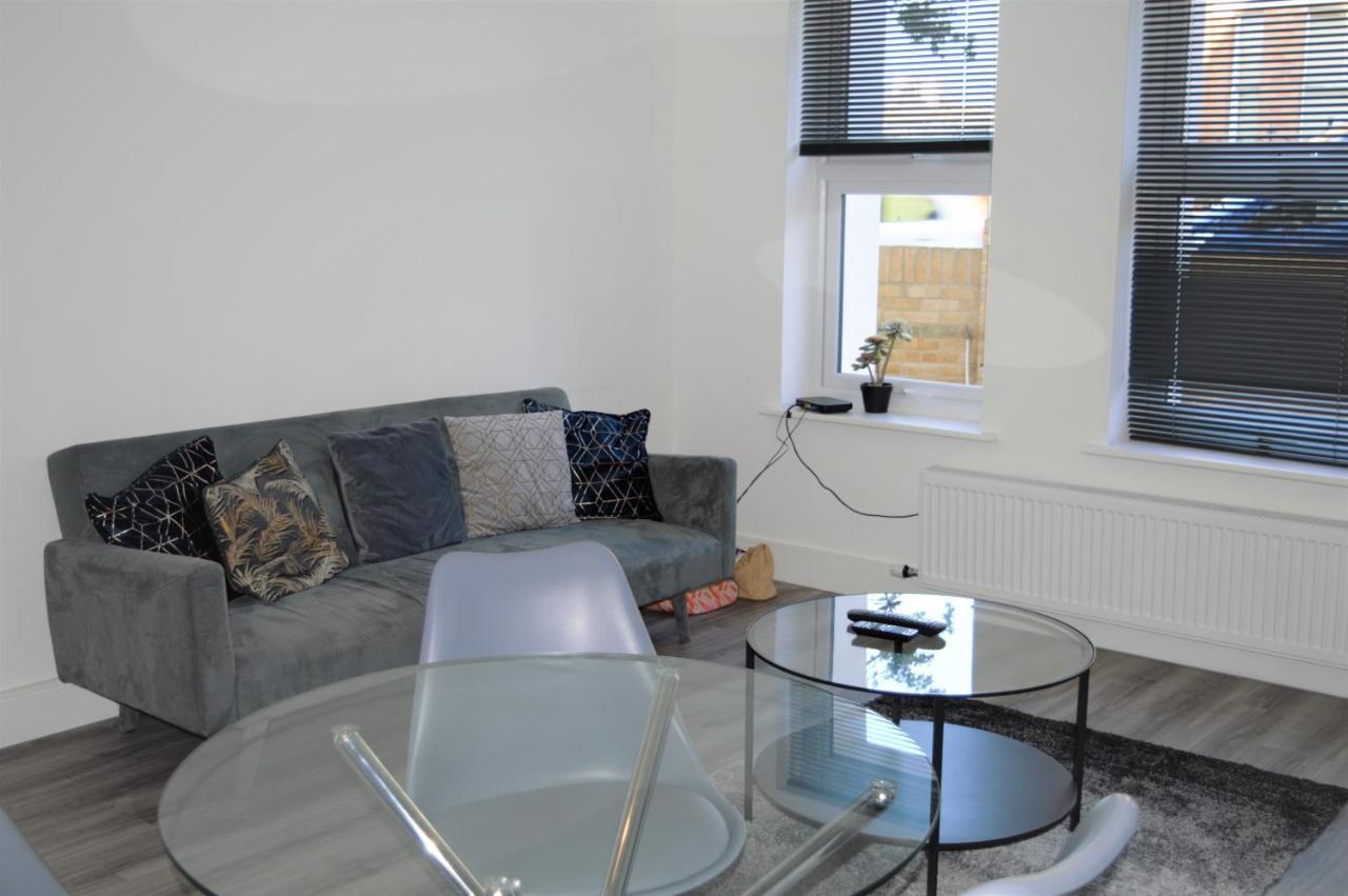 Cheriton Gardens 2 Bed Folkestone Villa Exterior photo